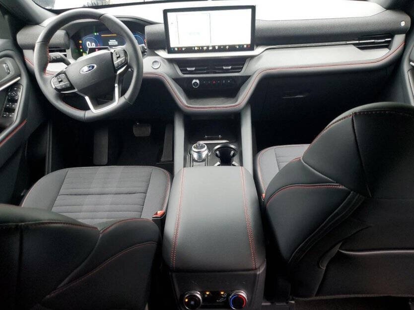 2025 Ford Explorer Image 7