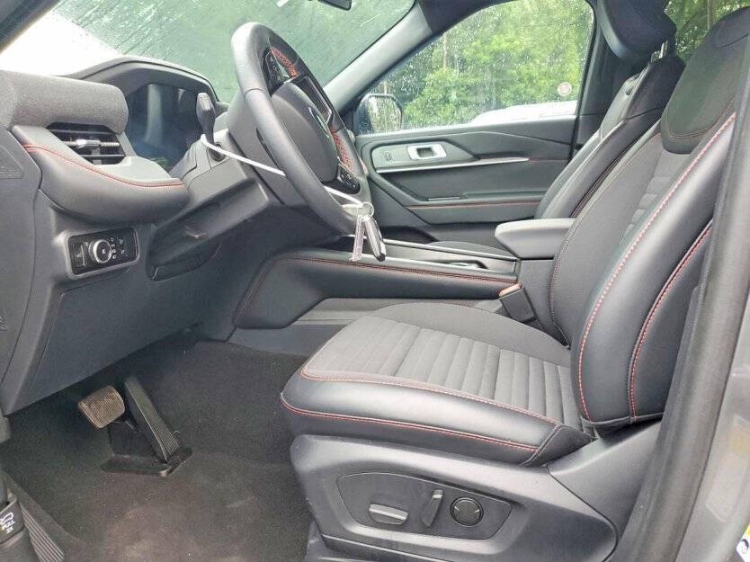 2025 Ford Explorer Image 5