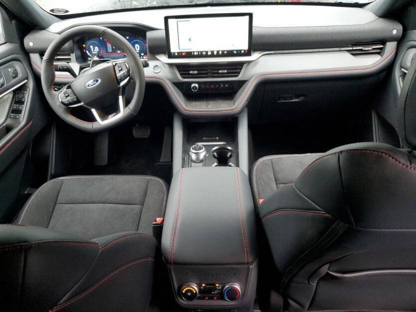 2025 Ford Explorer Image 7