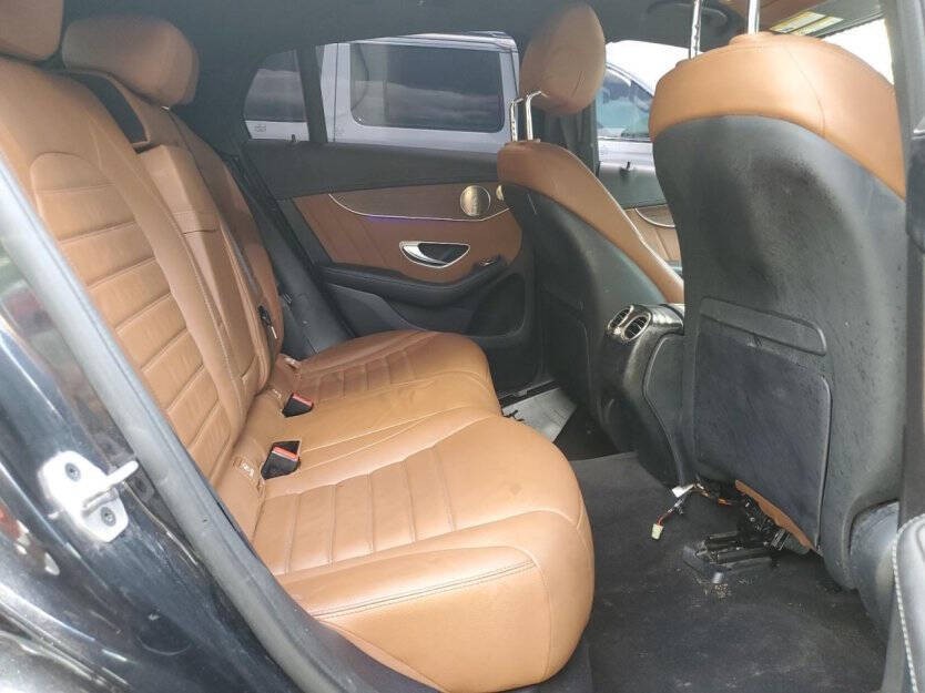 2023 Mercedes-Benz GLC-Class Image 9