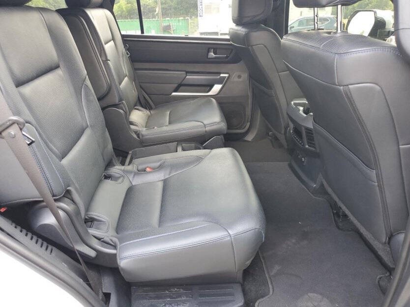 2023 Toyota Sequoia Image 9