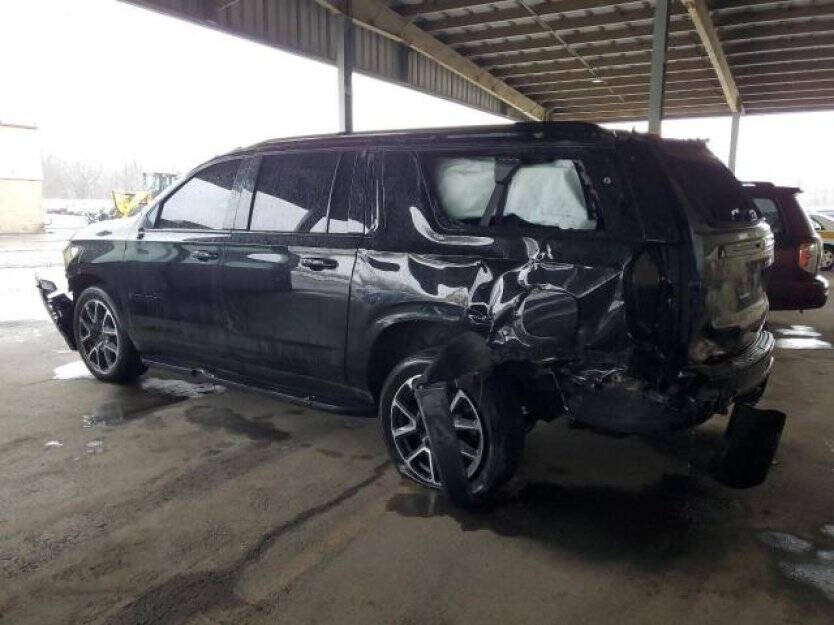 2023 Chevrolet Suburban Image 3