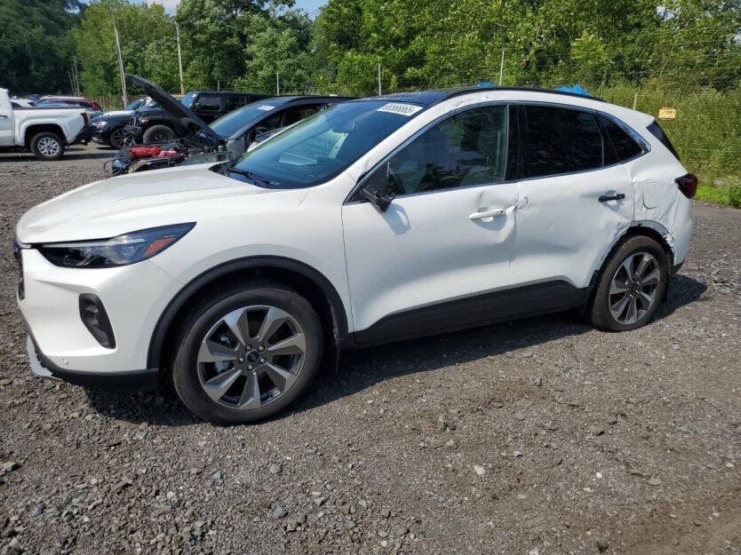 2025 Ford Escape Image 2