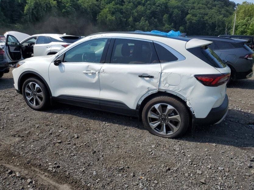 2025 Ford Escape Image 3