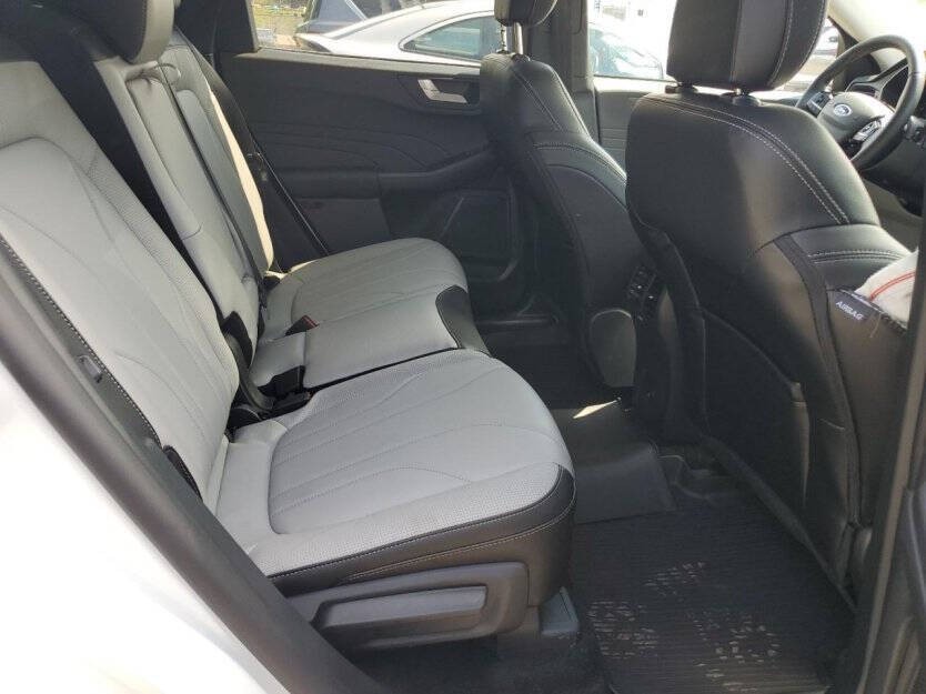 2025 Ford Escape Image 9