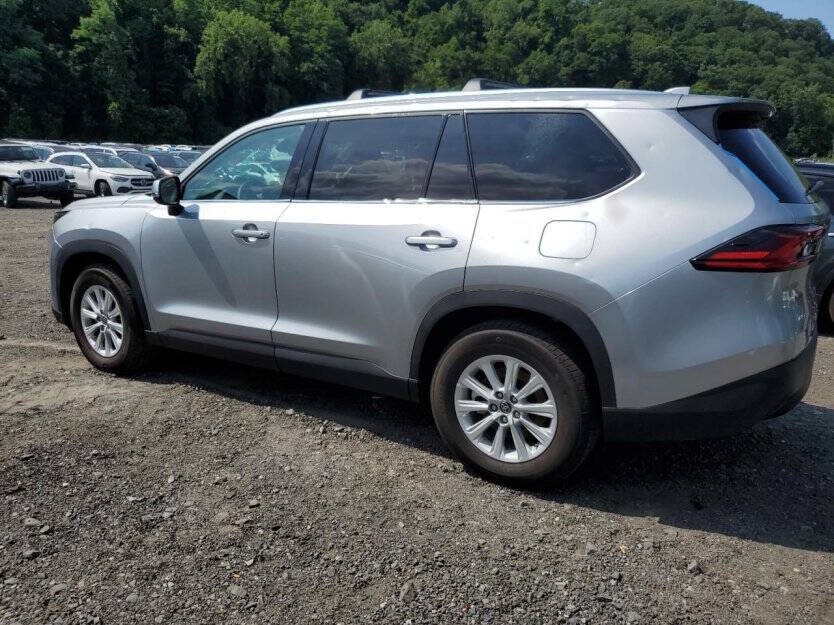 2025 Toyota Highlander Image 3