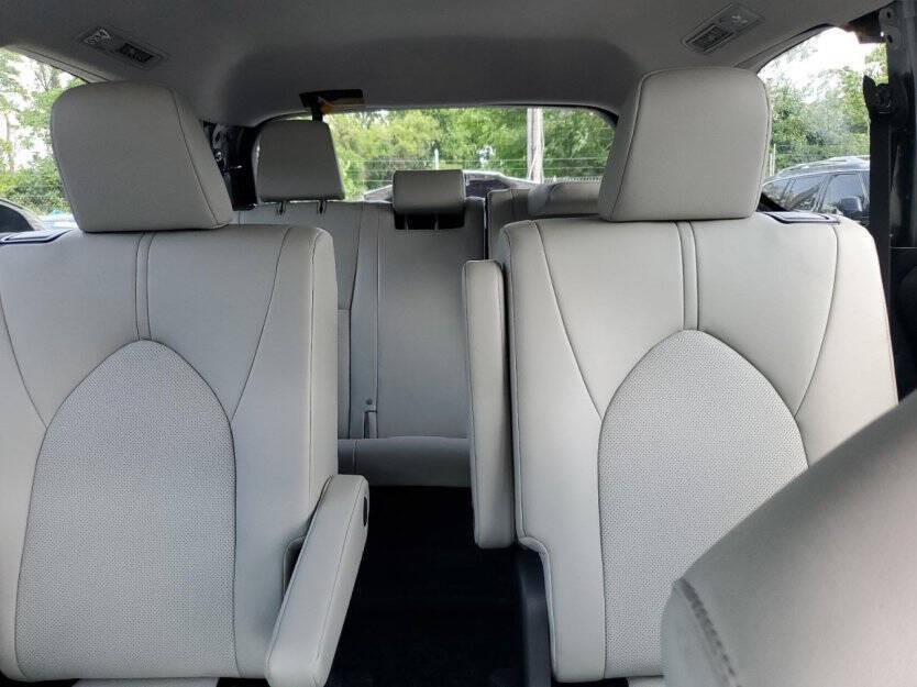2025 Toyota Highlander Image 6
