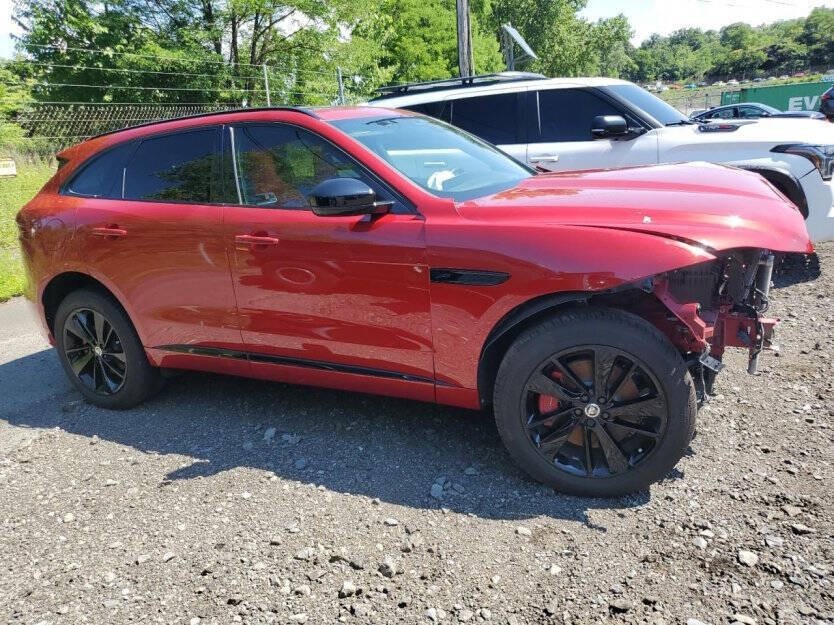 2025 Jaguar F-PACE Image 1
