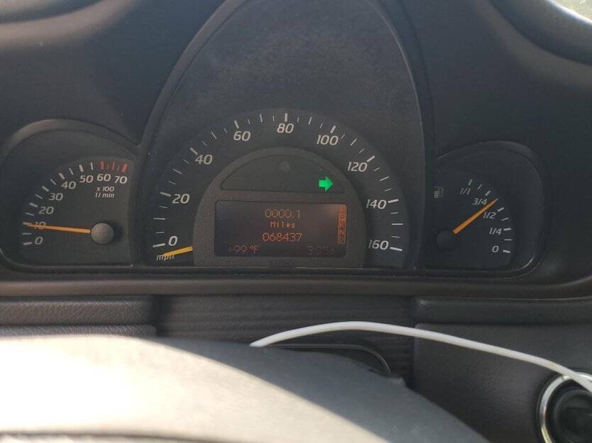 2004 Mercedes-Benz C-Class Image 8