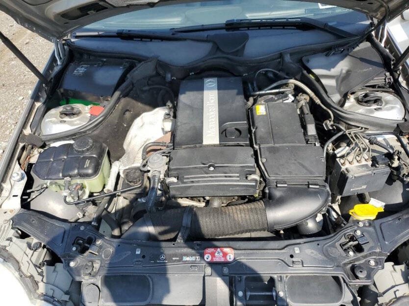 2004 Mercedes-Benz C-Class Image 9