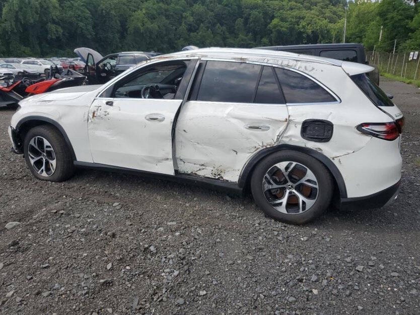 2025 Mercedes-Benz GLC-Class Image 3