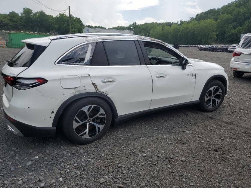 2025 Mercedes-Benz GLC-Class Image 4