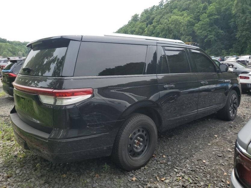 2023 Lincoln Navigator Image 5