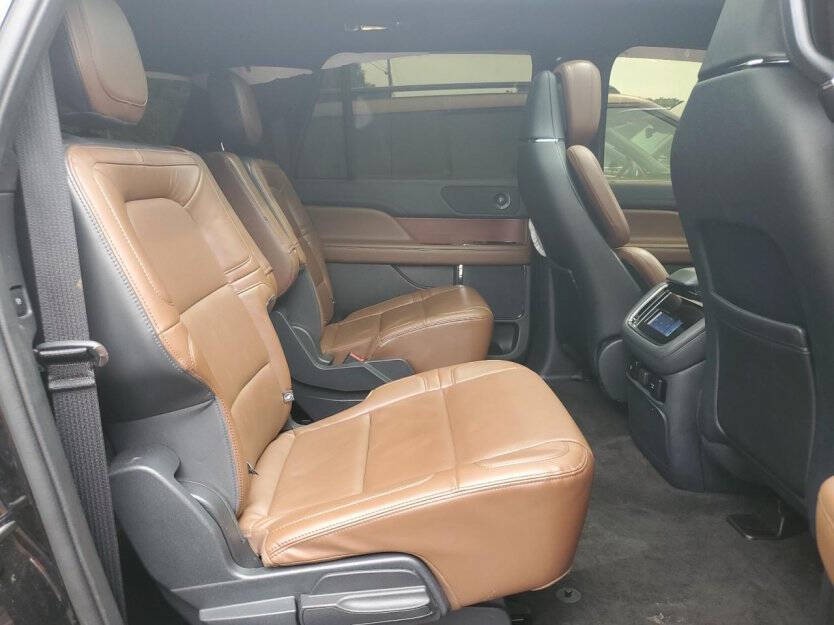 2023 Lincoln Navigator Image 9