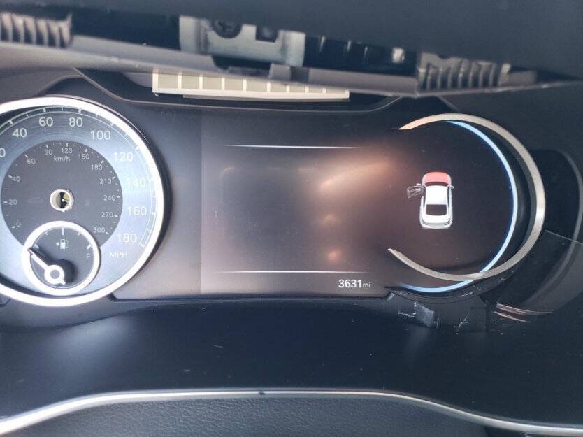 2025 Genesis G70 Image 8