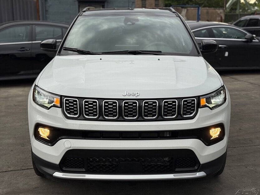2024 Jeep Compass Image 2