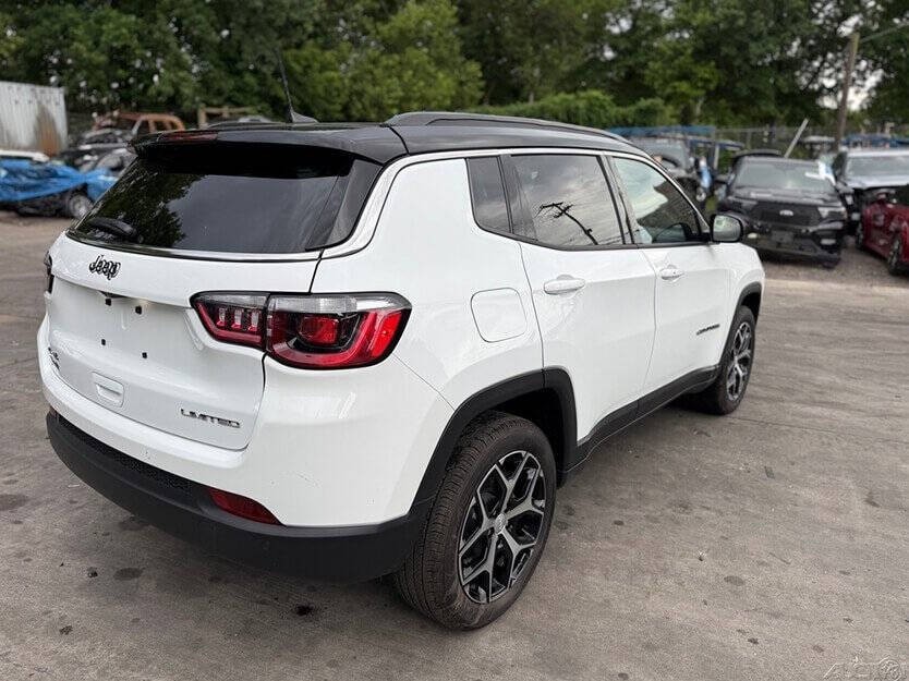 2024 Jeep Compass Image 4