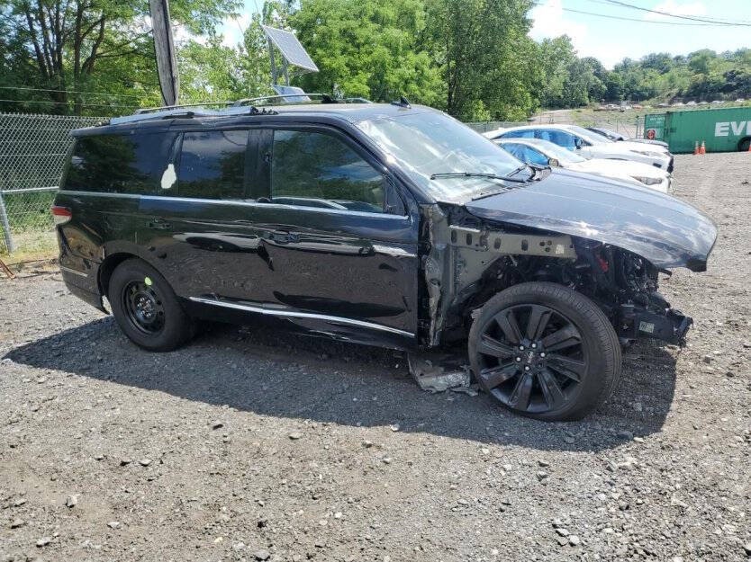 2024 Lincoln Navigator Image 1
