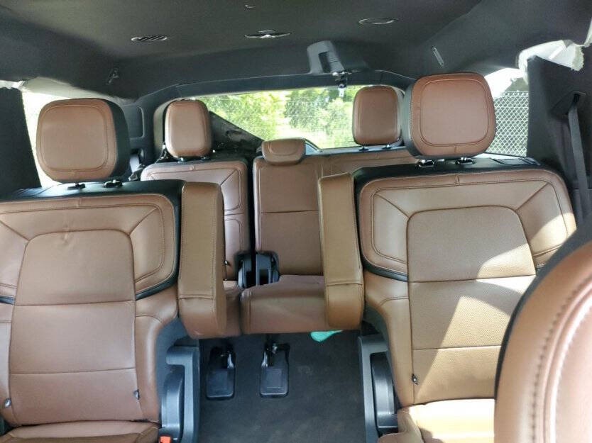 2024 Lincoln Navigator Image 6