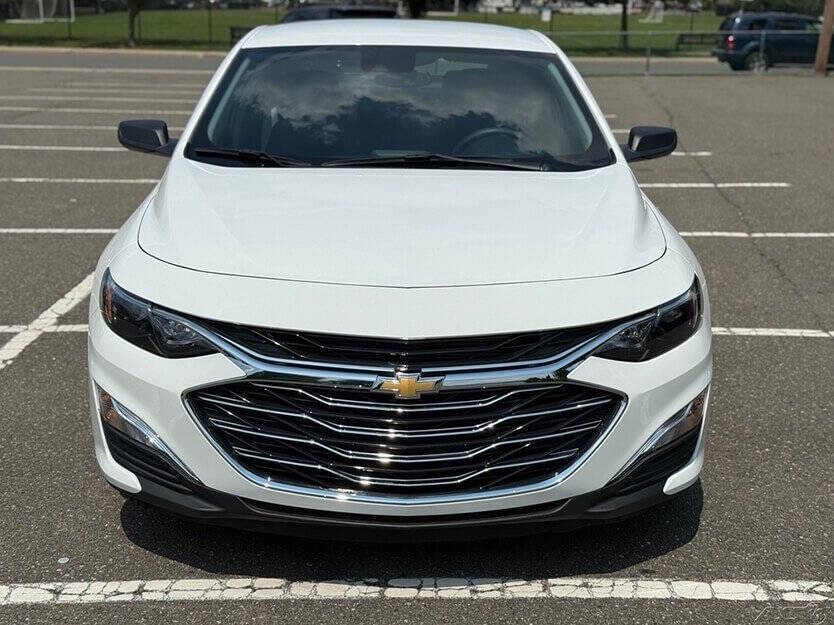 2024 Chevrolet Malibu Image 2