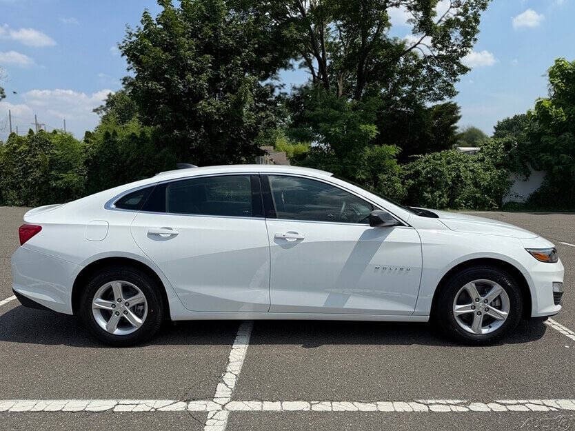 2024 Chevrolet Malibu Image 4