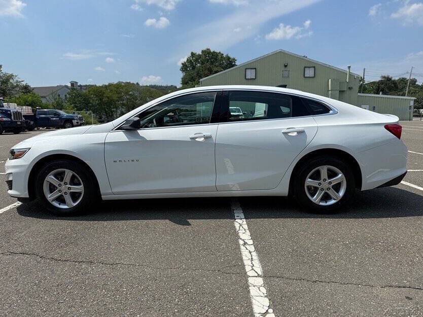 2024 Chevrolet Malibu Image 6