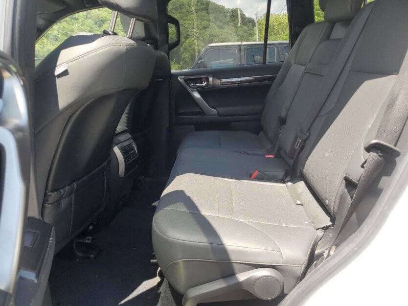 2023 Lexus GX 460 Image 9