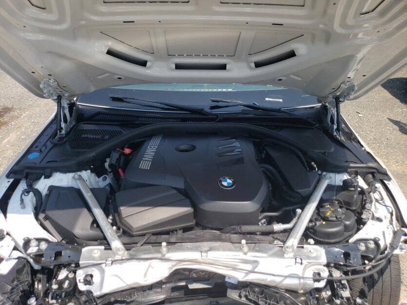 2025 BMW 4 Series Image 9