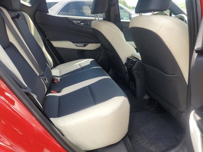 2022 Lexus NX Image 9