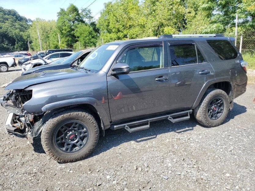 2020 Toyota 4Runner Image 3