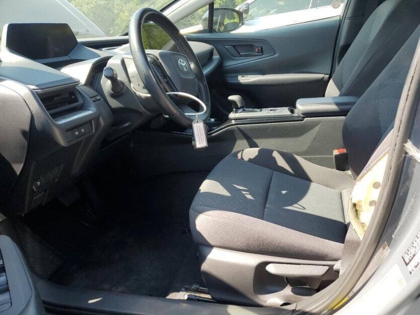 2024 Toyota Prius Image 6