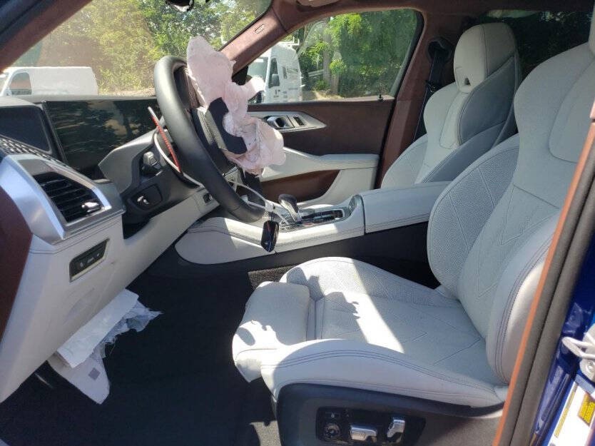 2024 BMW XM Image 6