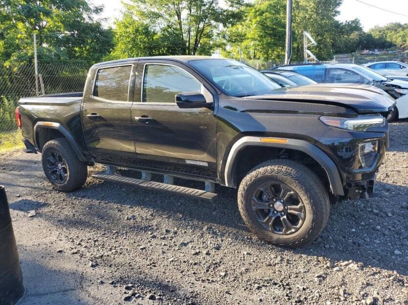 2024 GMC Canyon Image 1