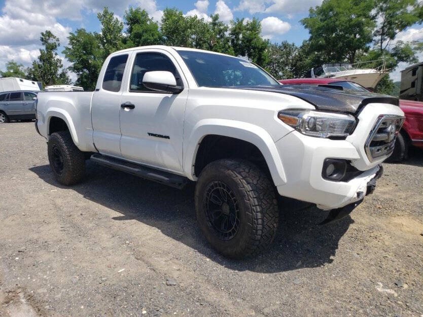 2023 Toyota Tacoma Image 1