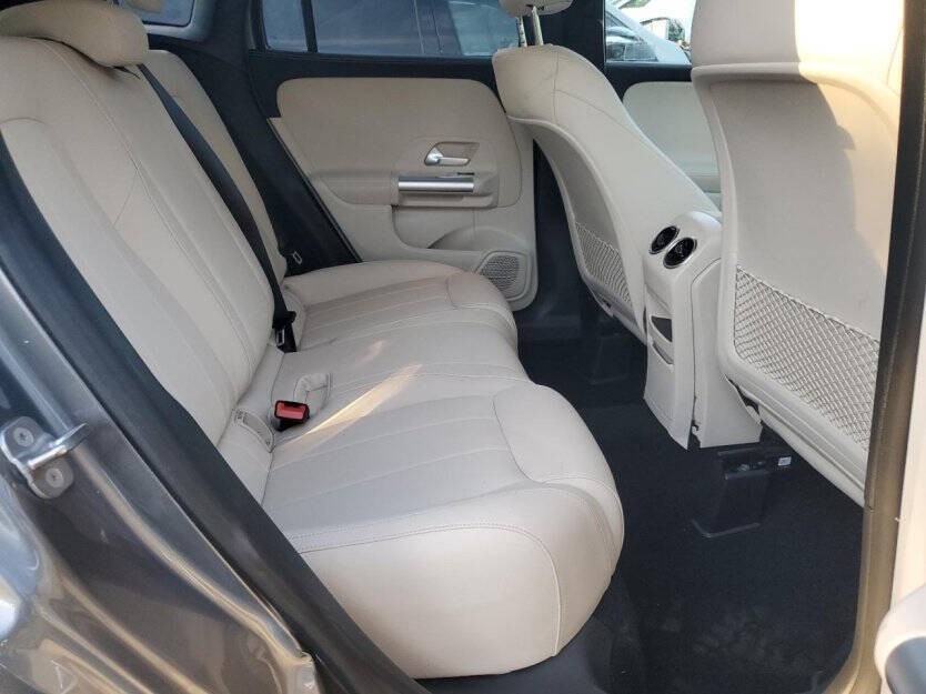 2023 Mercedes-Benz GLA-Class Image 9