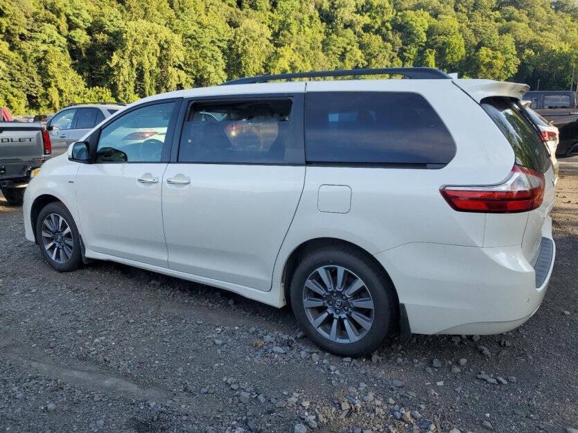 2019 Toyota Sienna Image 4