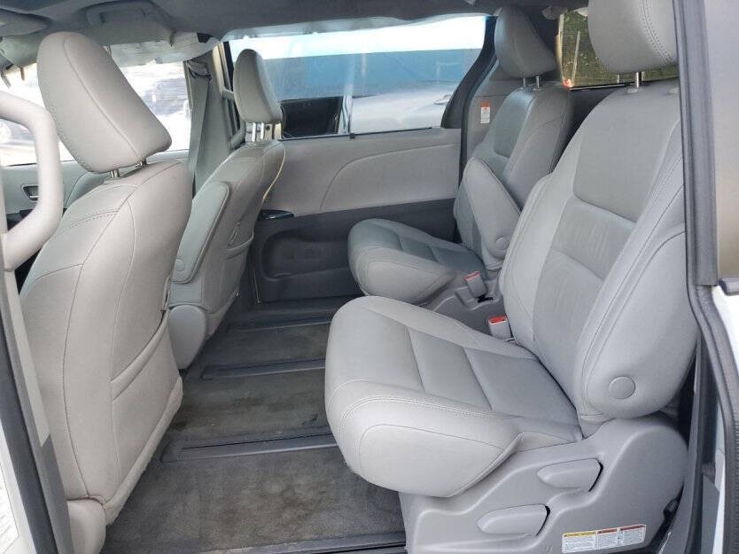 2019 Toyota Sienna Image 9