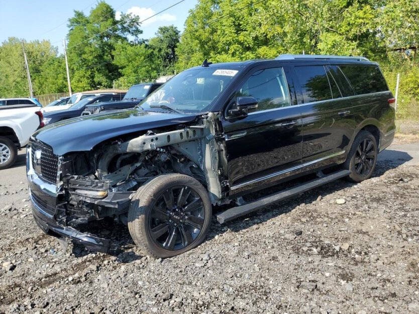 2024 Lincoln Navigator Image 3