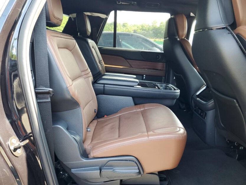 2024 Lincoln Navigator Image 9