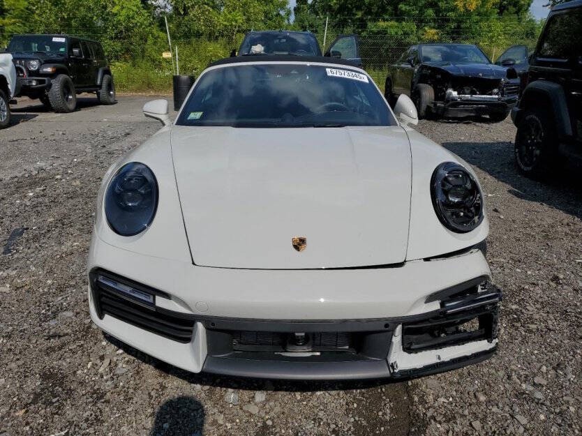 2024 Porsche 911 Image 2
