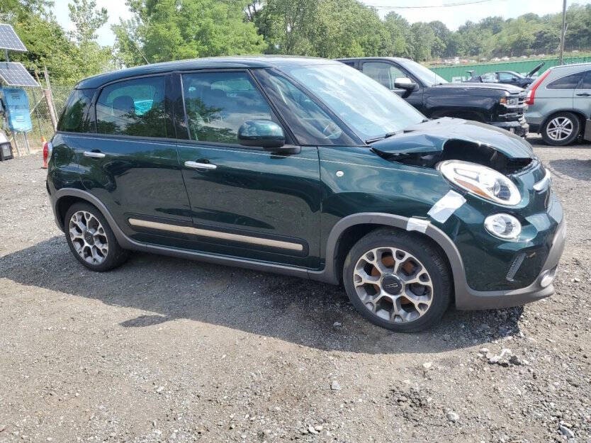 2014 FIAT 500L Image 1