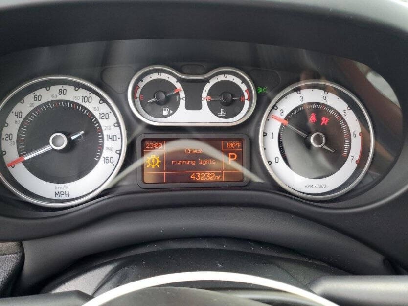 2014 FIAT 500L Image 8