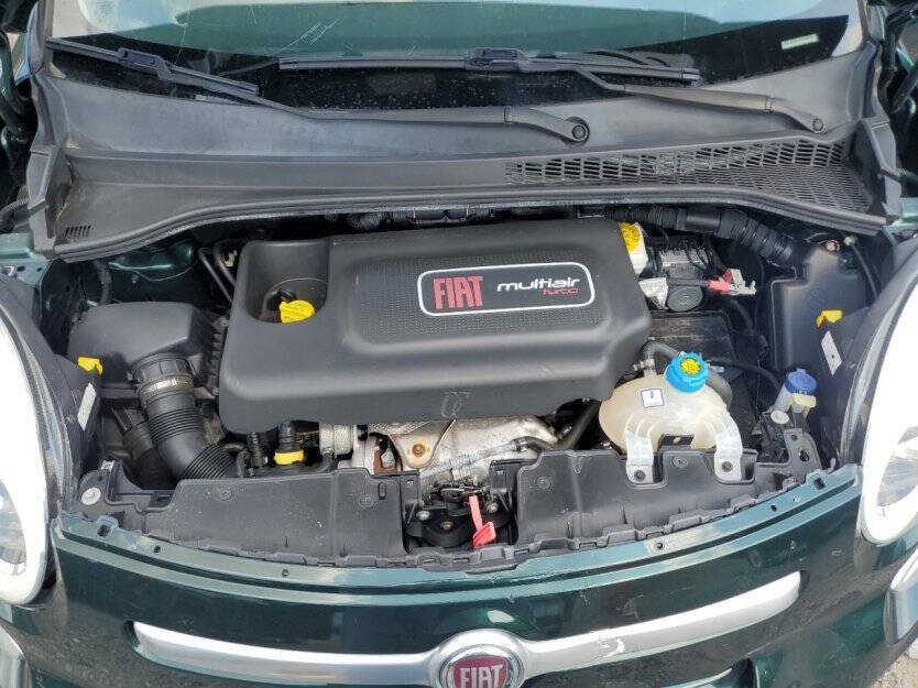2014 FIAT 500L Image 9