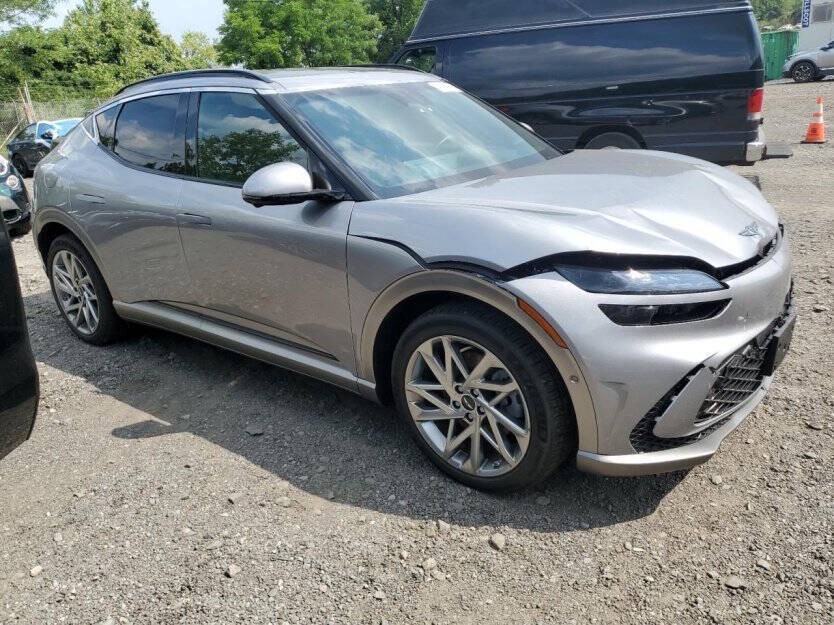 2024 Genesis GV60 Image 1