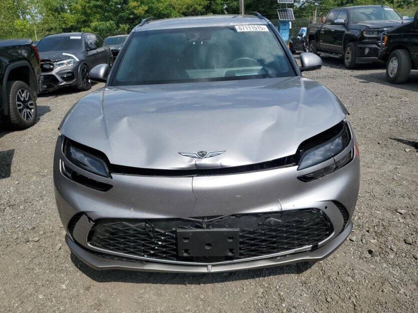 2024 Genesis GV60 Image 2