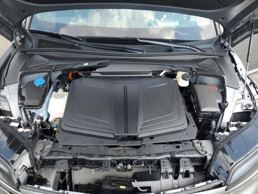 2024 Genesis GV60 Image 9
