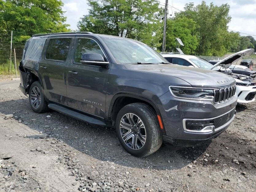 2024 Jeep Wagoneer Image 1