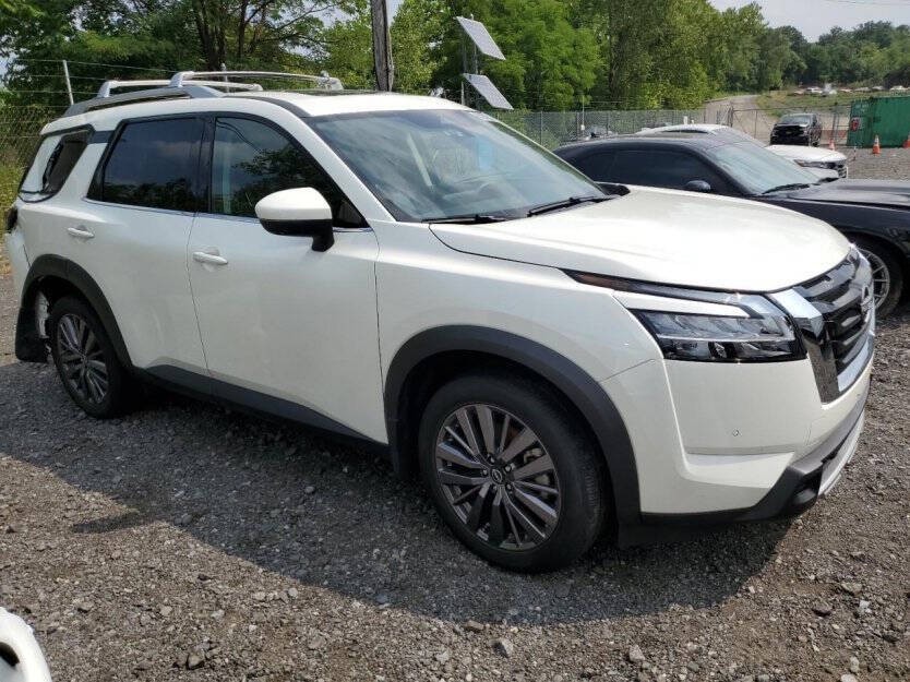 2024 Nissan Pathfinder Image 1