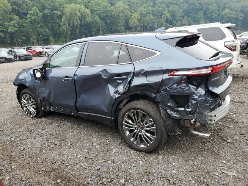 2023 Toyota Venza Image 3