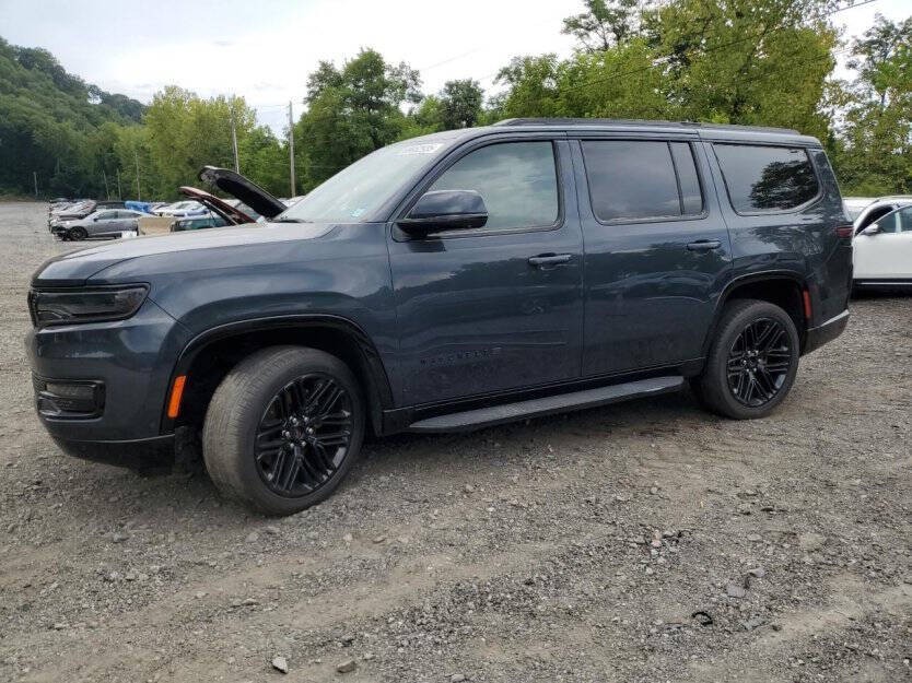 2022 Jeep Wagoneer Image 2
